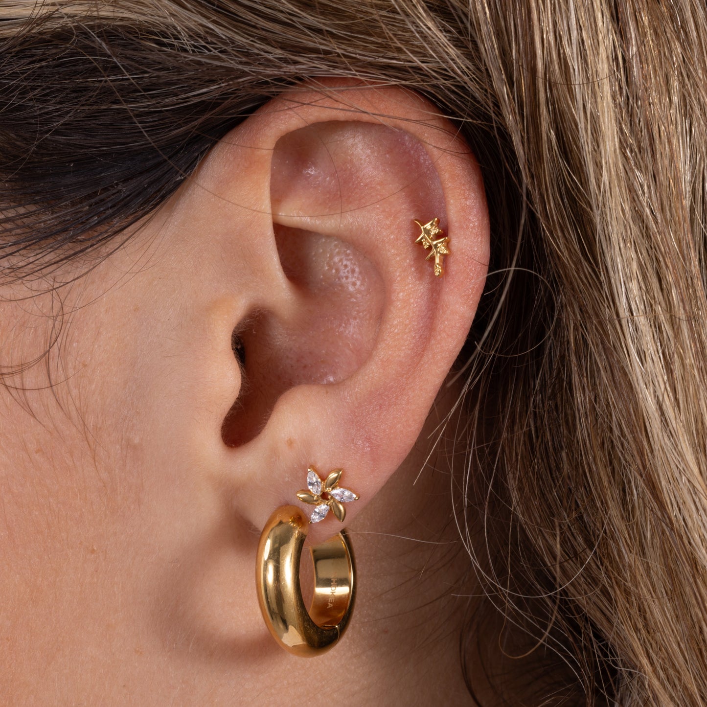 Botanic Blossom Stud in Gold