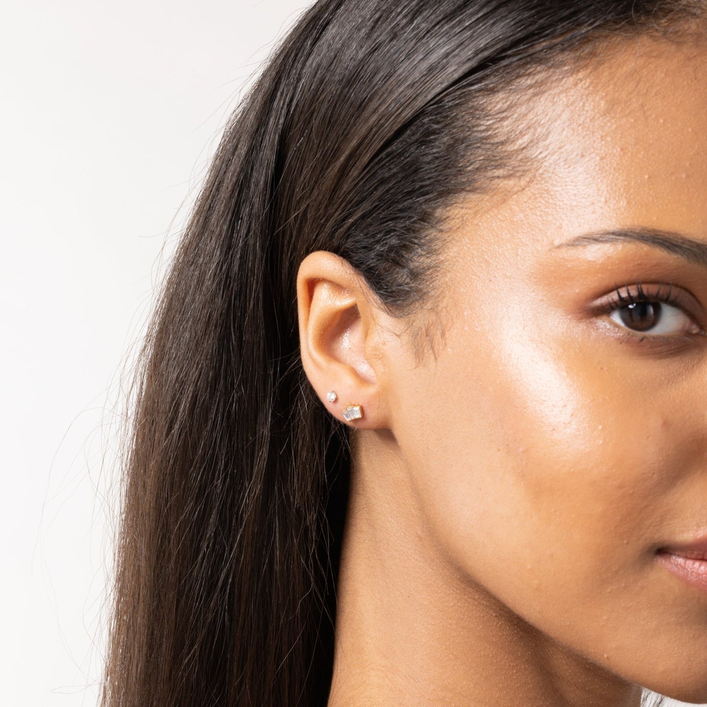 Trinity Baguette Stud in Gold — titanium — Rhokea