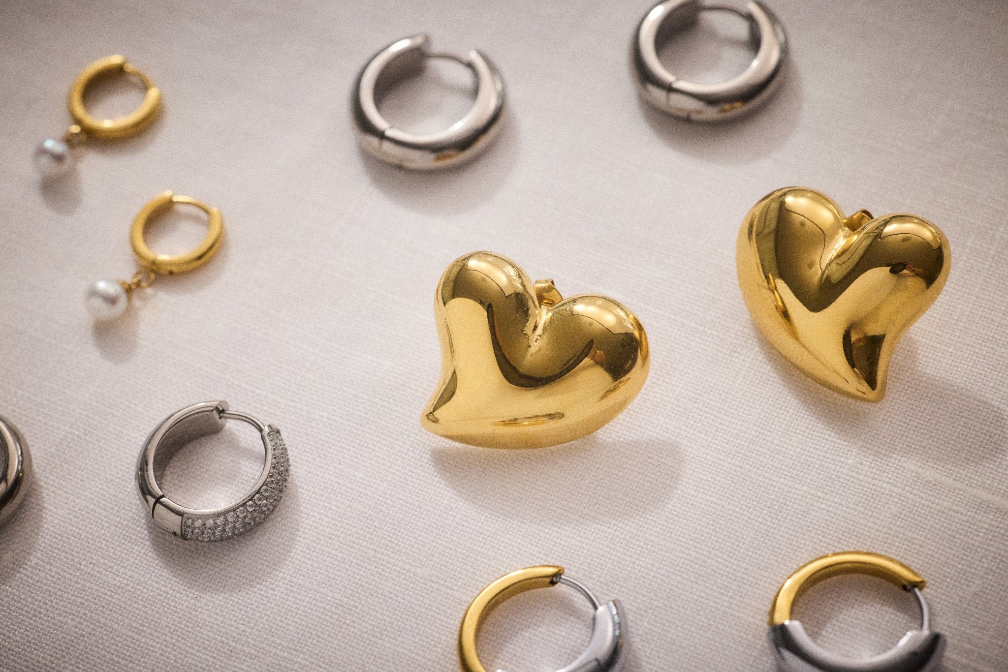 Titanium vs gold vs silver: which is best for sensitive skin? – rhokea