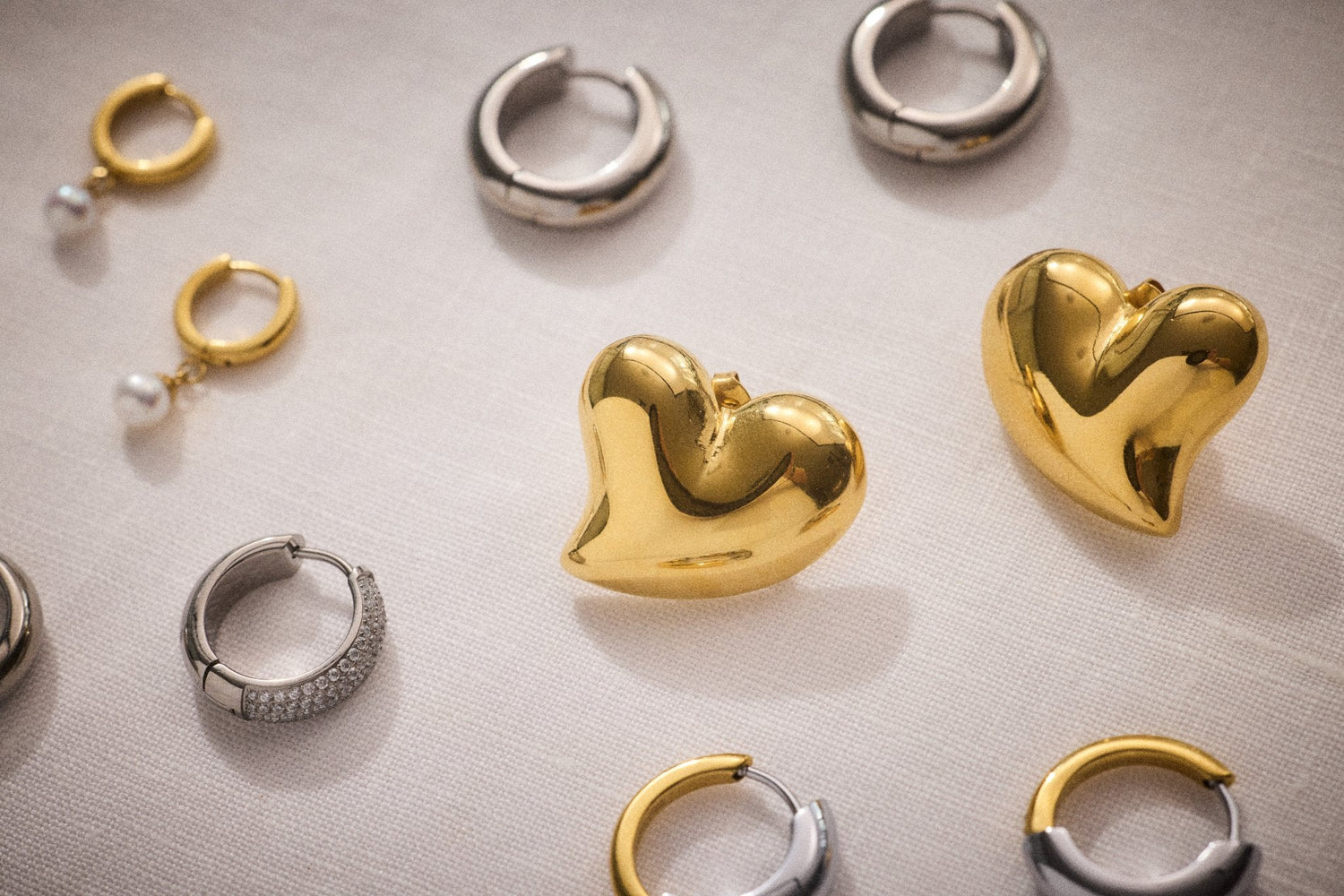 Titanium vs gold vs silver: which is best for sensitive skin? - rhokea