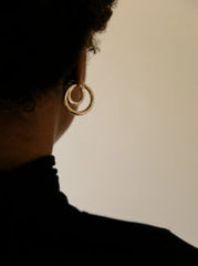 BELLY BAR