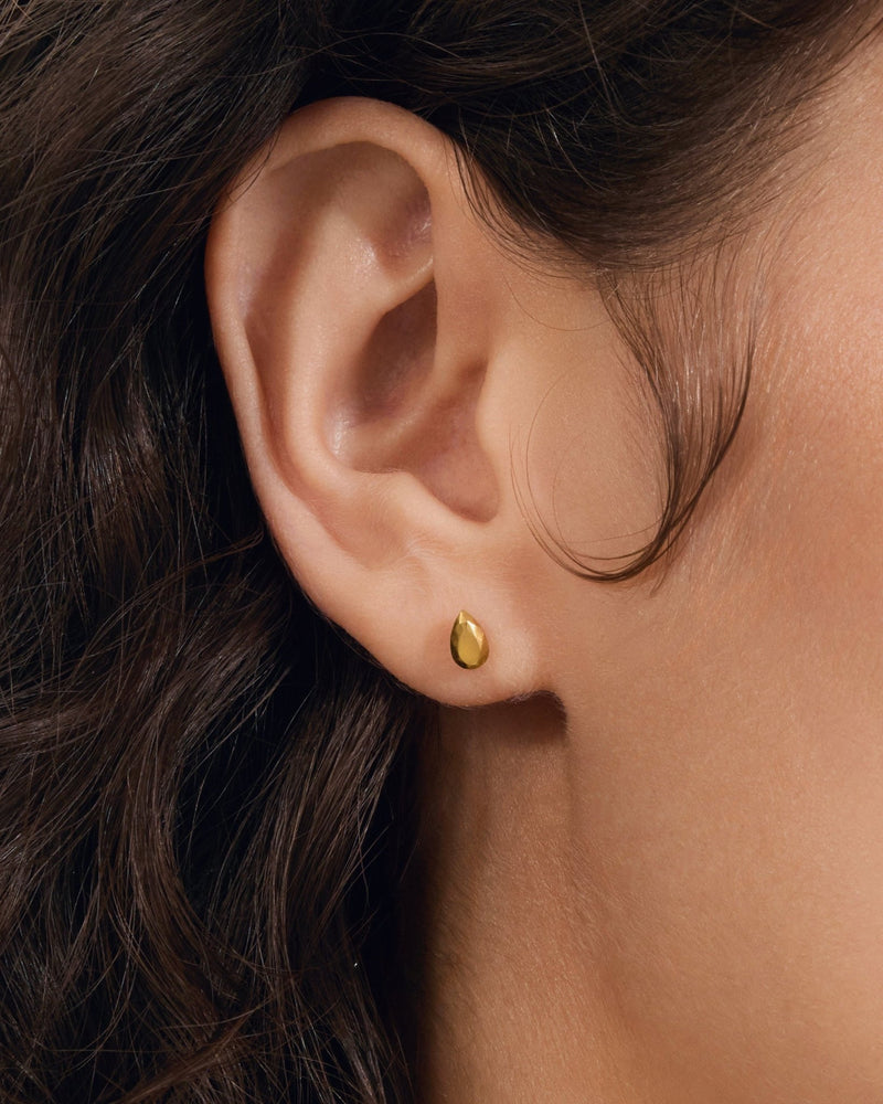 Teardrop Flat Back Stud in Gold — titanium — Rhokea