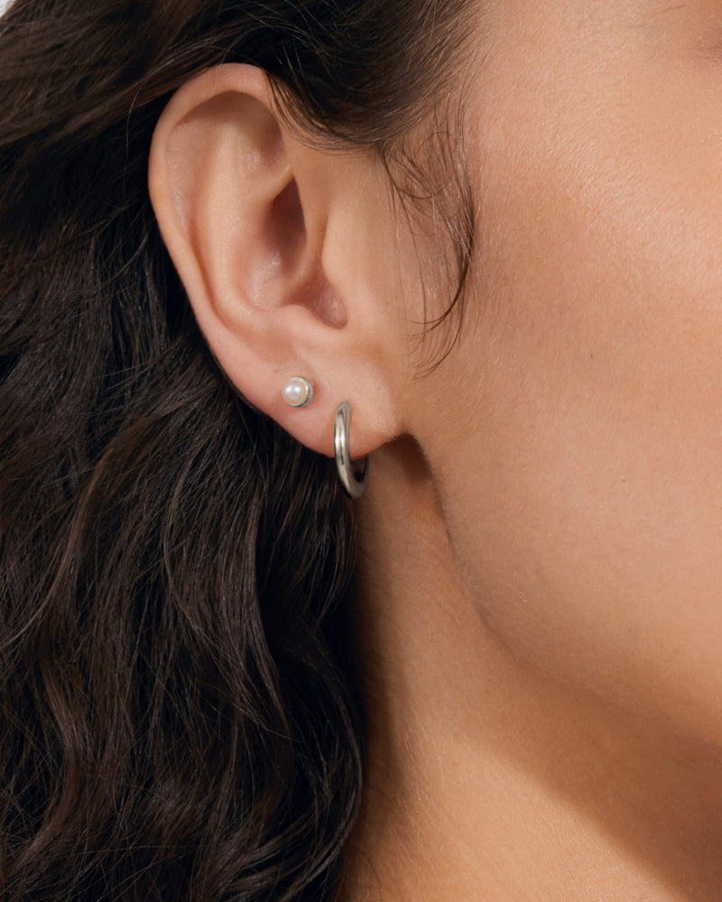 Medium Hoop Earrings in Silver — titanium — Rhokea