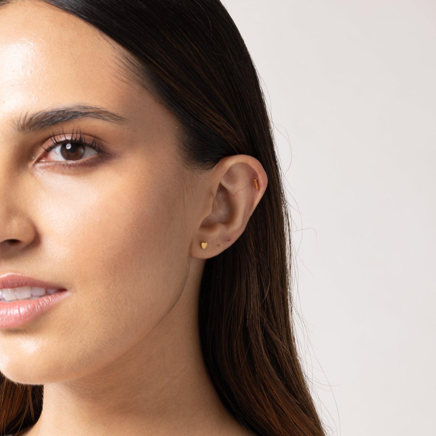 Minimalist Bar Stud in Gold
