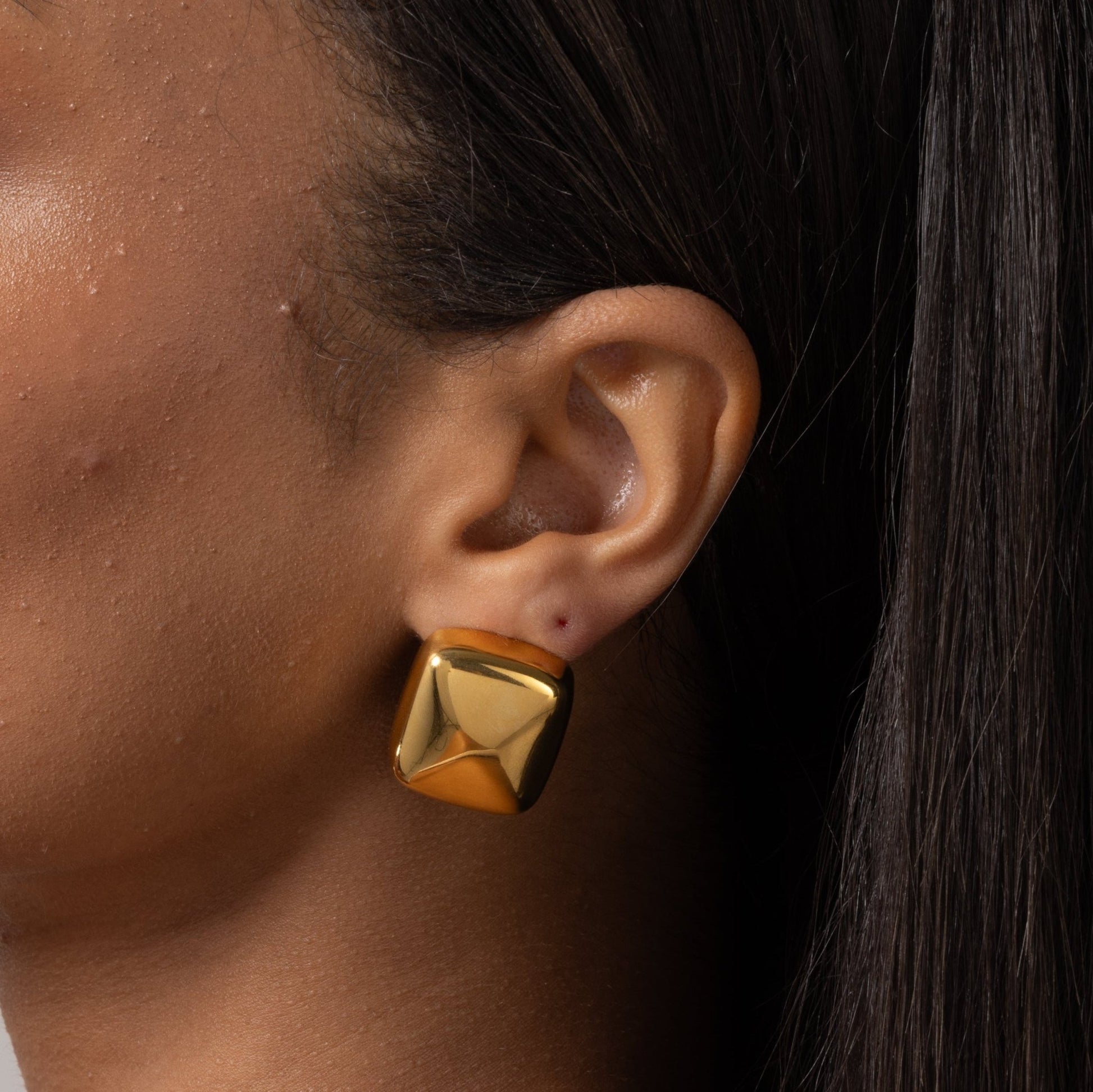 Linear Square Stud Earrings in Gold — titanium — Rhokea
