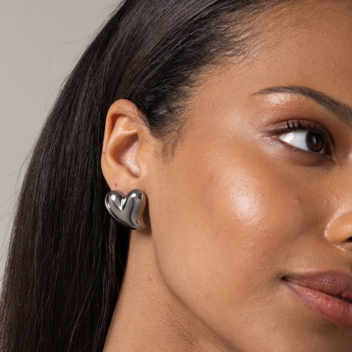 Affinity Heart Stud Earrings in Silver — titanium — Rhokea