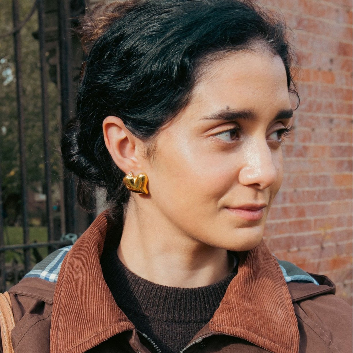 Affinity Heart Stud Earrings in Gold — titanium — Rhokea